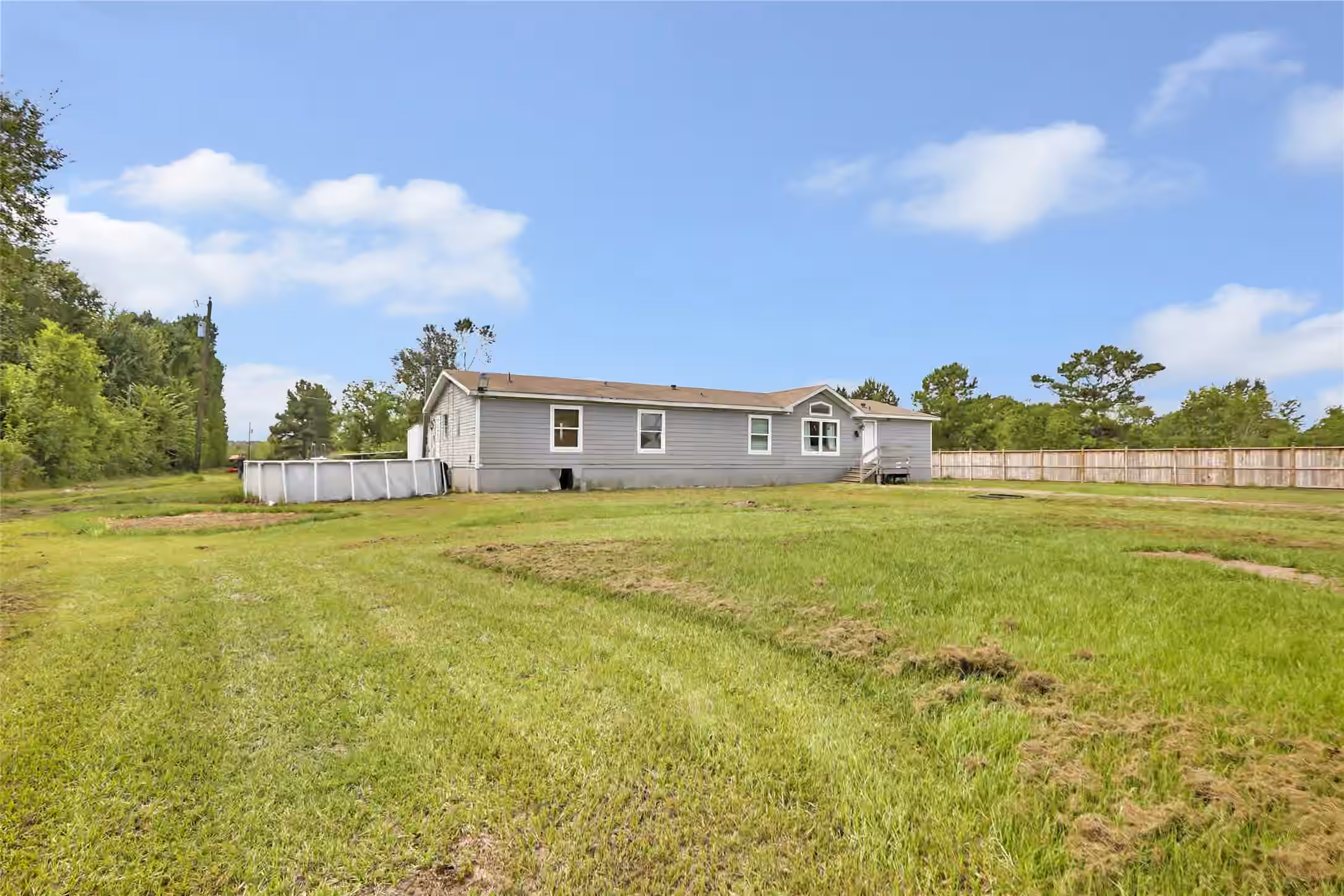 Photo 4 of 2809 County Road 676, Dayton, TX