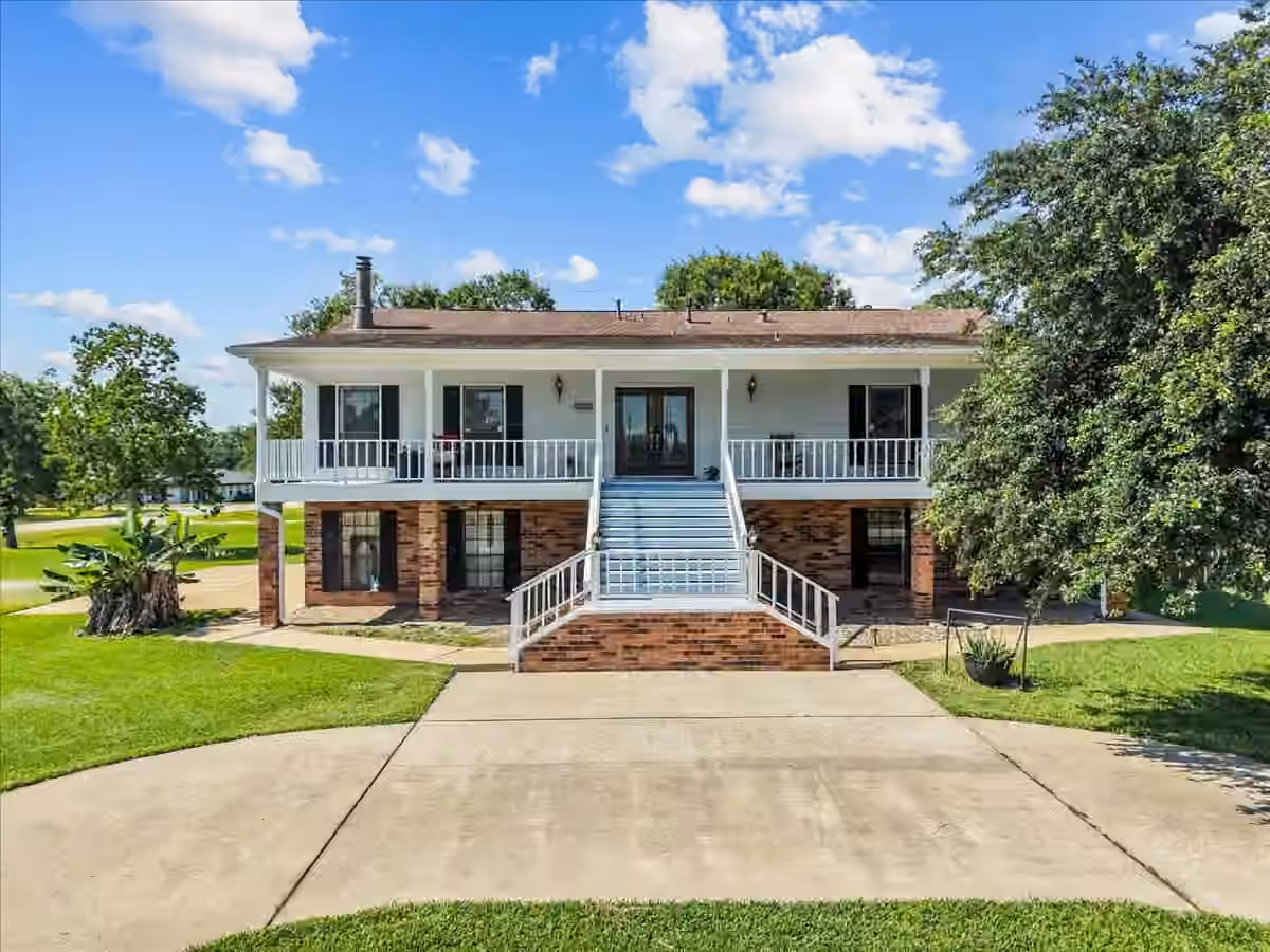 Photo 2 of 518 Seagrove Street, La Porte, TX
