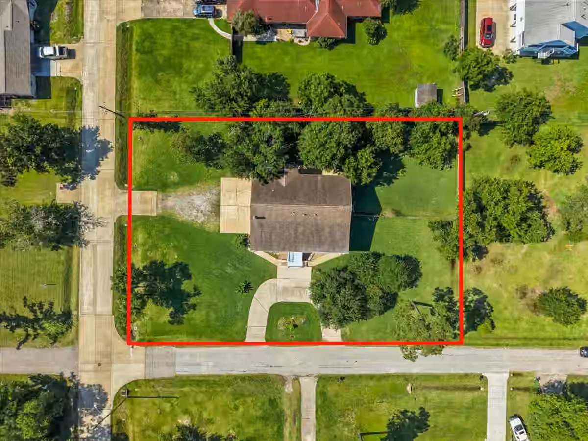 Photo 3 of 518 Seagrove Street, La Porte, TX
