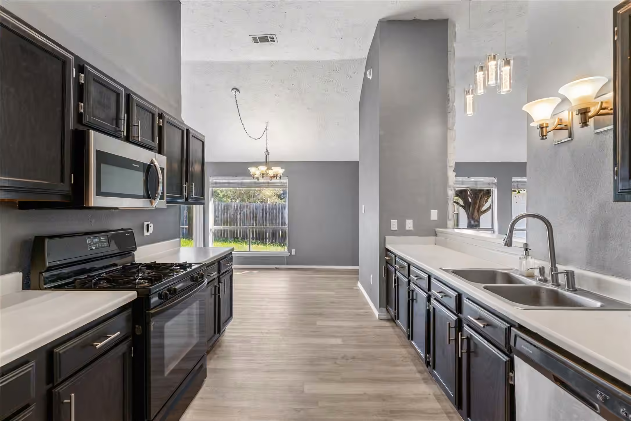 Photo 4 of 12210 White River Drive, Tomball, TX