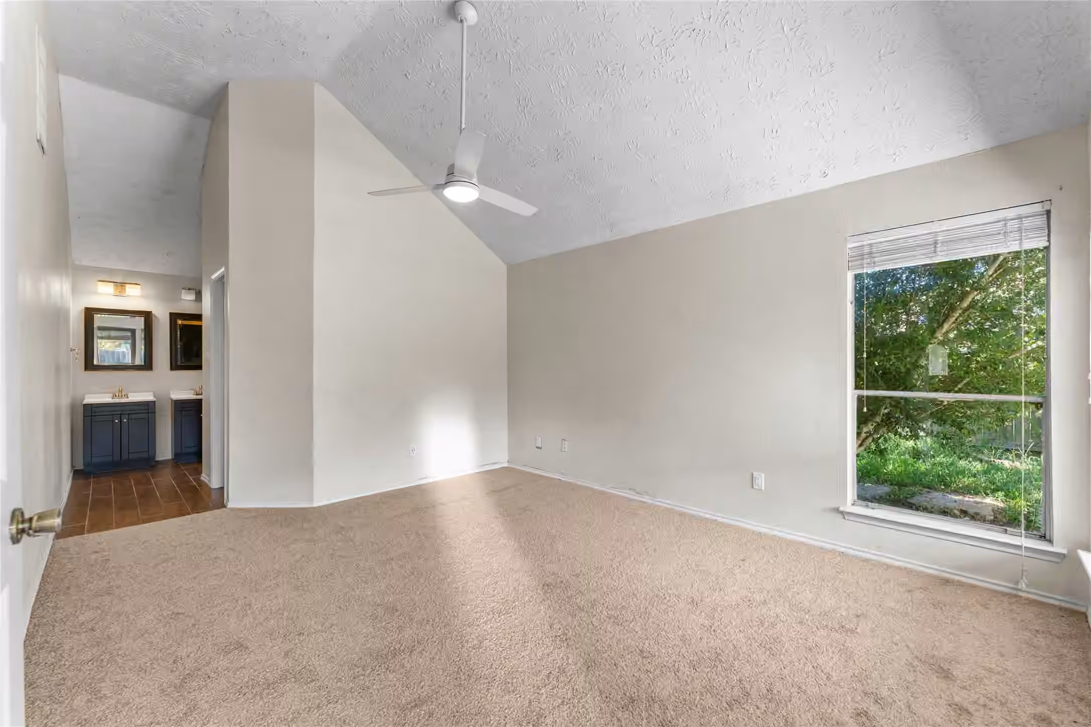 Photo 7 of 12210 White River Drive, Tomball, TX