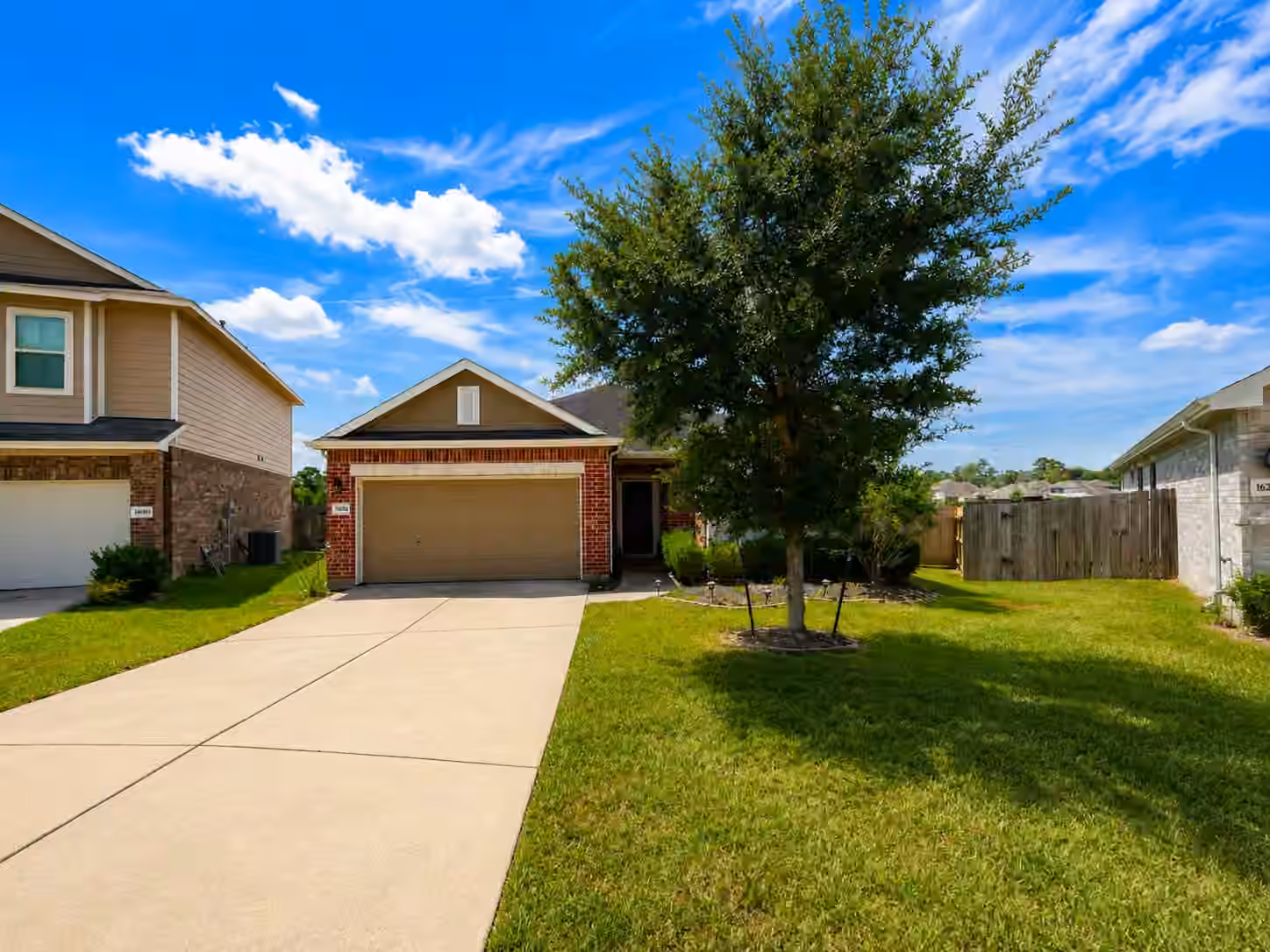 Photo 5 of 16203 Augusta Oaks Court, Crosby, TX