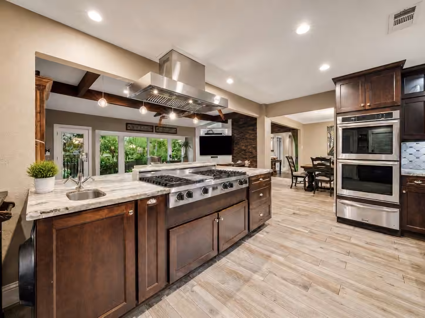 Photo of 5 Tree Frog Drive, Houston, TX