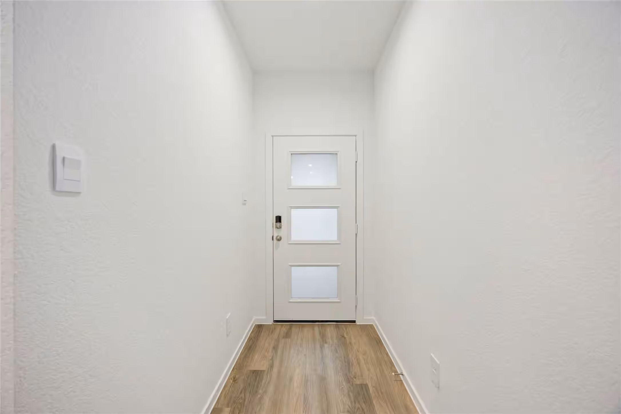 Photo 4 of 7612 Inwood Grove Lane, Houston, TX