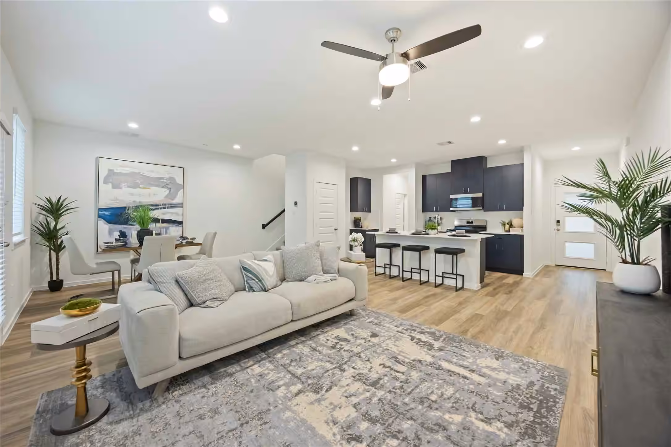 Photo 5 of 7612 Inwood Grove Lane, Houston, TX