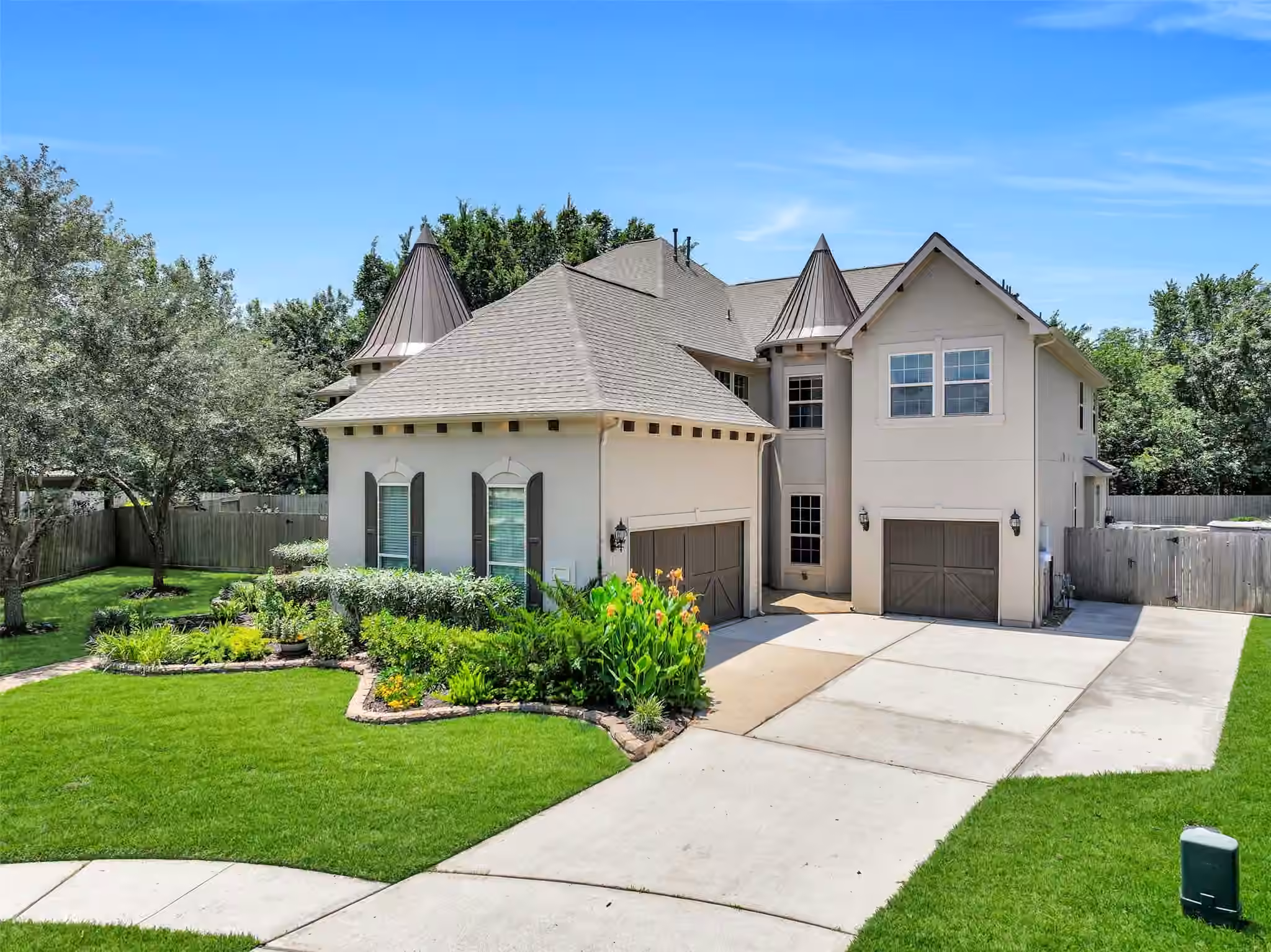 Photo 3 of 2304 Halls Creek Court, Friendswood, TX