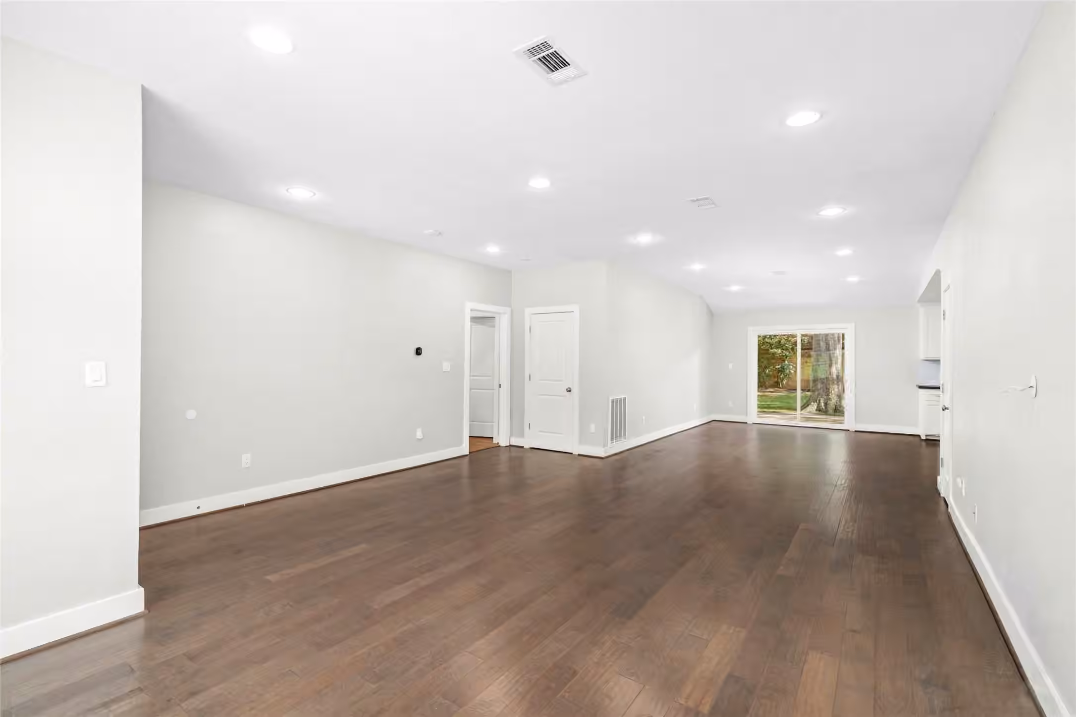Photo 5 of 5723 Spellman Road, Houston, TX