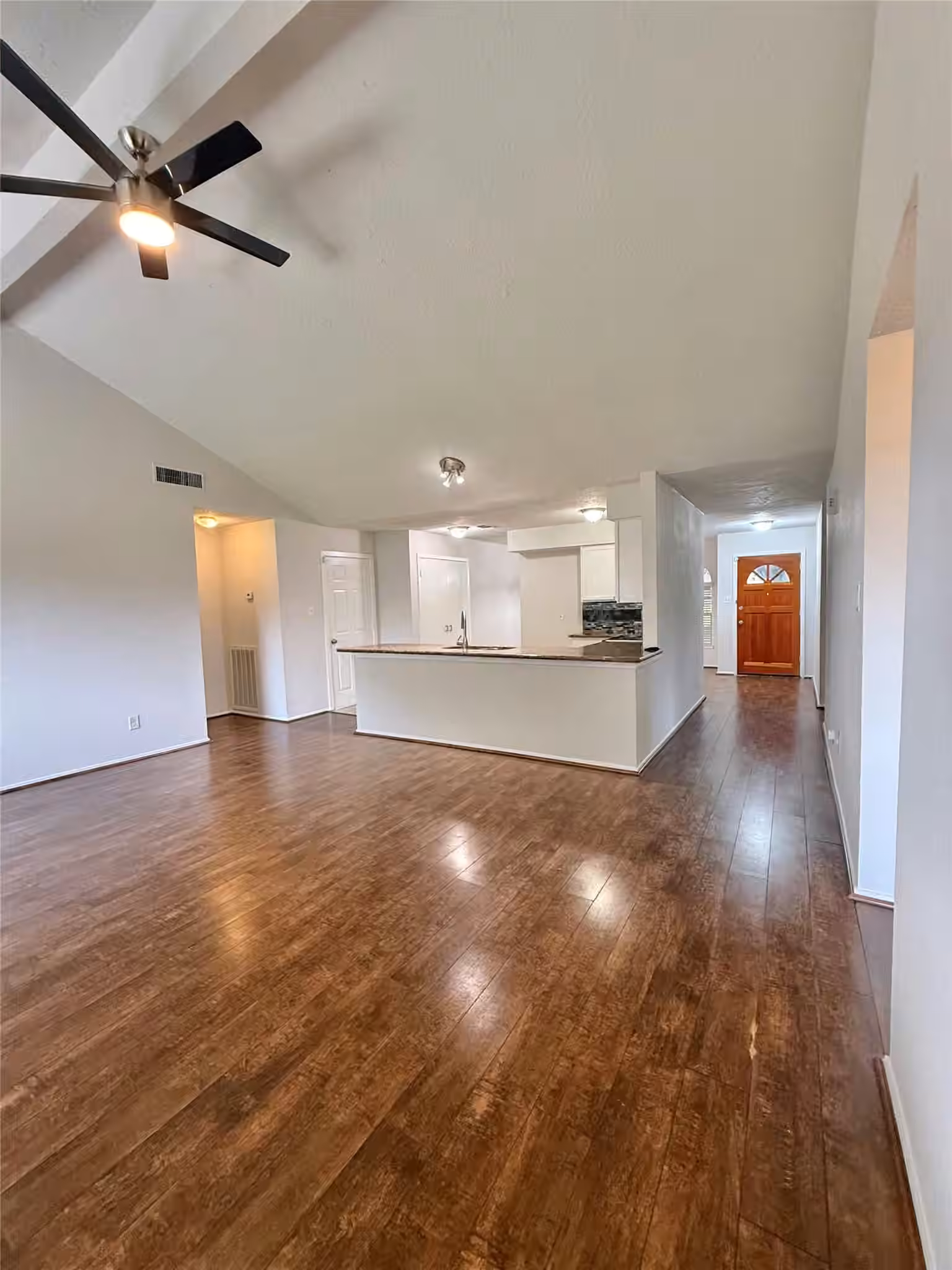 Photo 5 of 8306 Bee Meadow Lane, Houston, TX