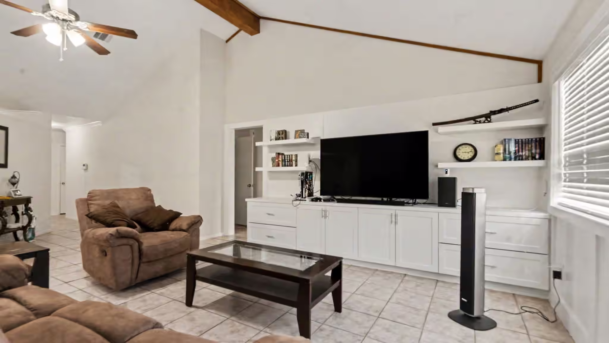 Photo 3 of 1506 Holbech Lane, Channelview, TX