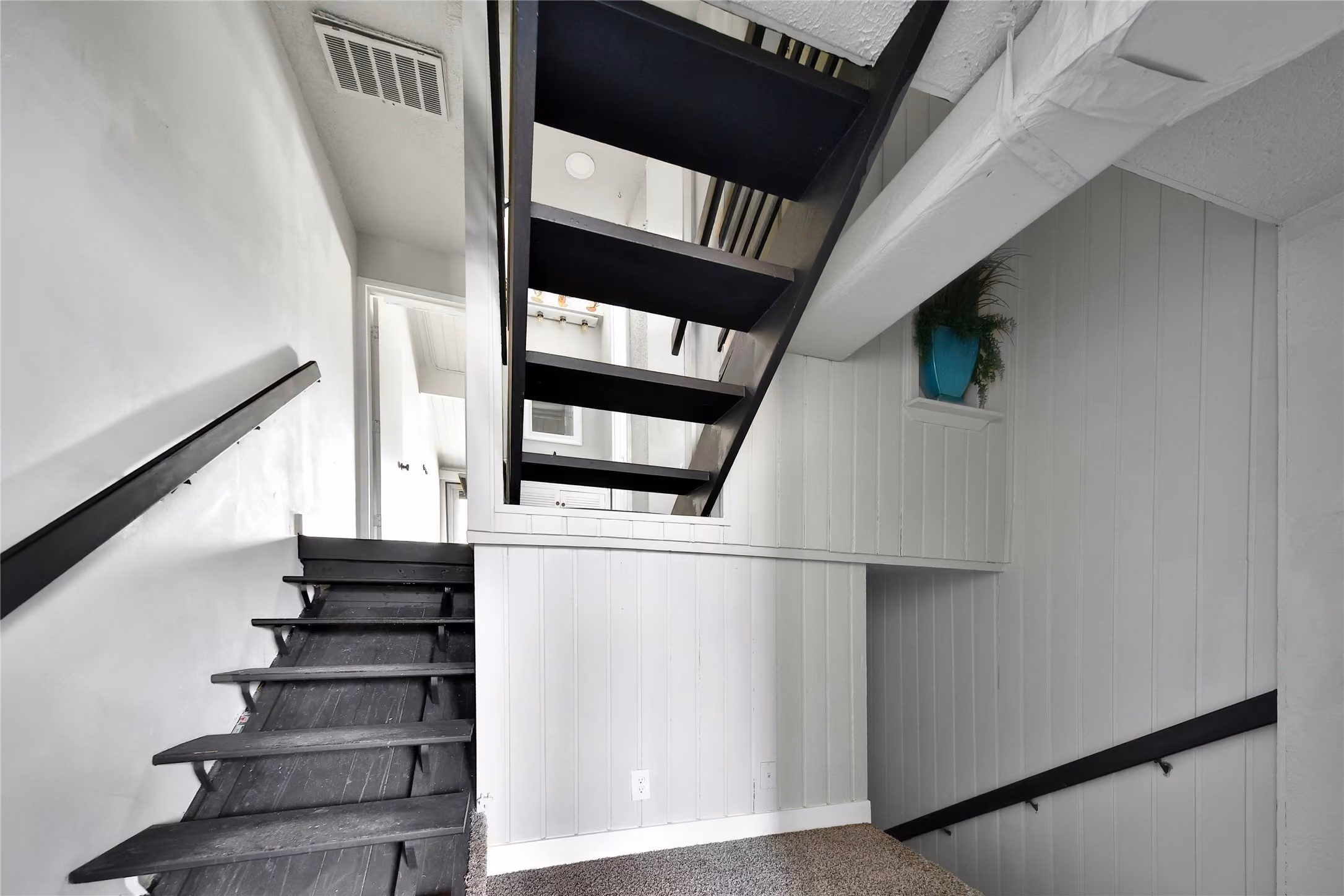 Photo 5 of 28 Lakeway Street, Conroe, TX