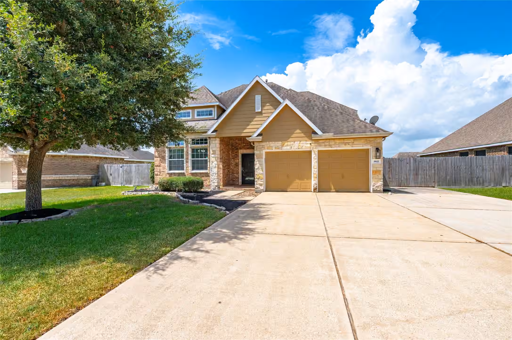 Photo 6 of 9611 Indian Trail, Mont Belvieu, TX