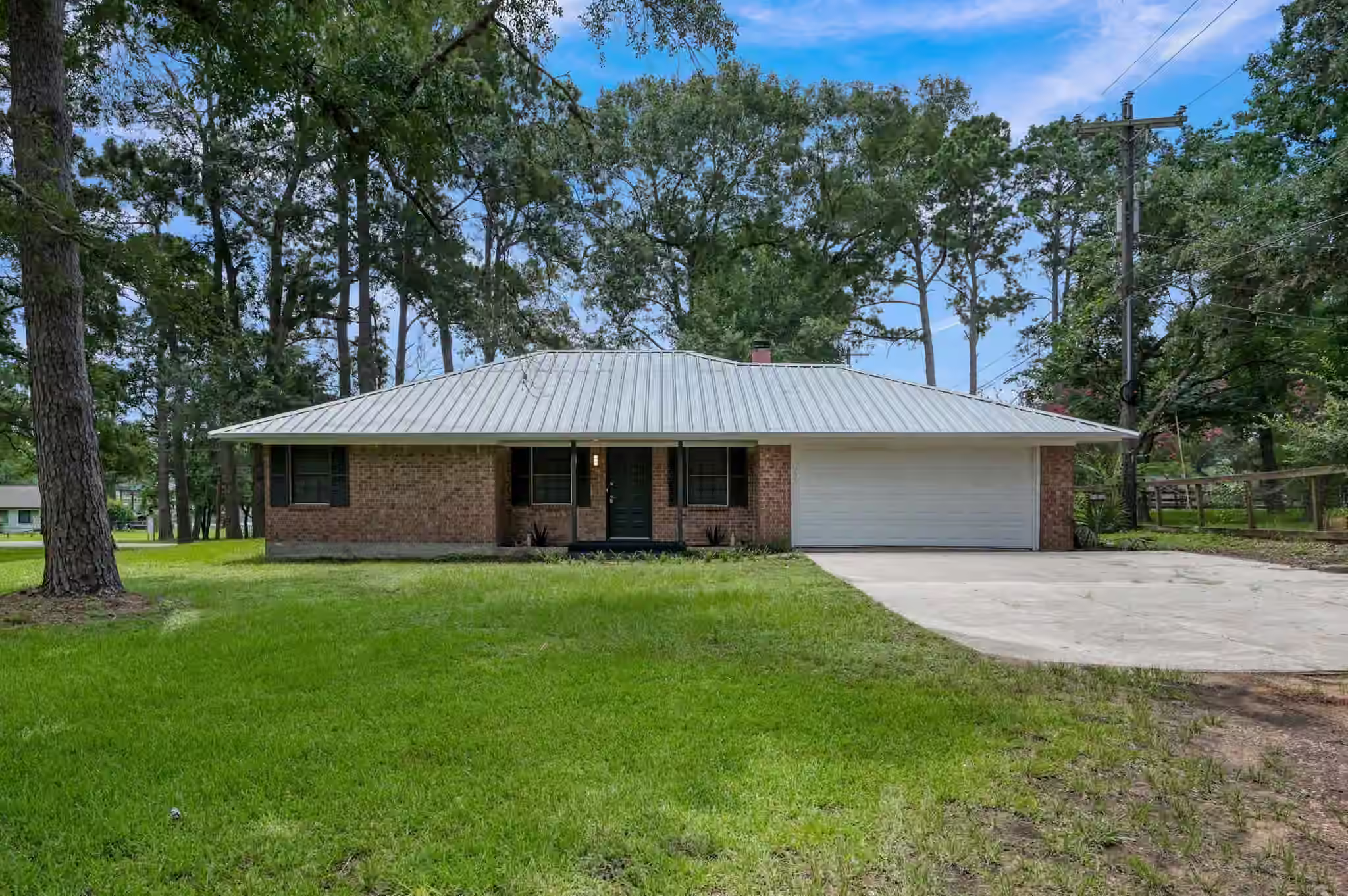 Photo 2 of 13544 Northshore Loop, Conroe, TX
