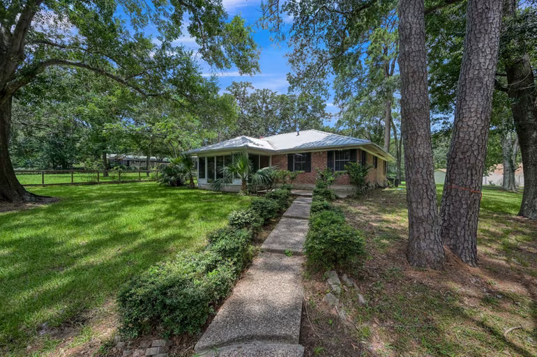Photo 5 of 13544 Northshore Loop, Conroe, TX