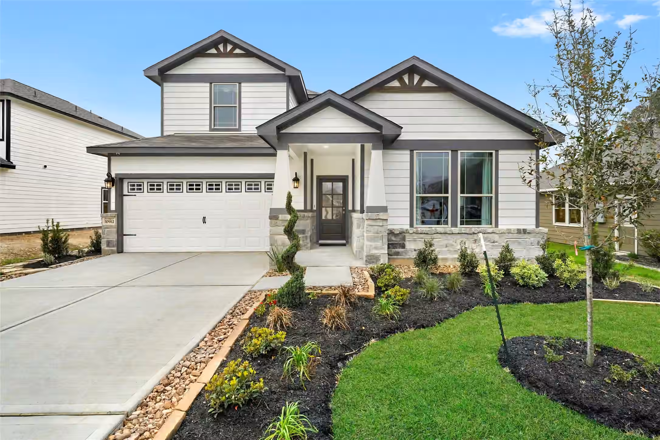 Photo of 613 Burkett Street, Dayton, TX 77535