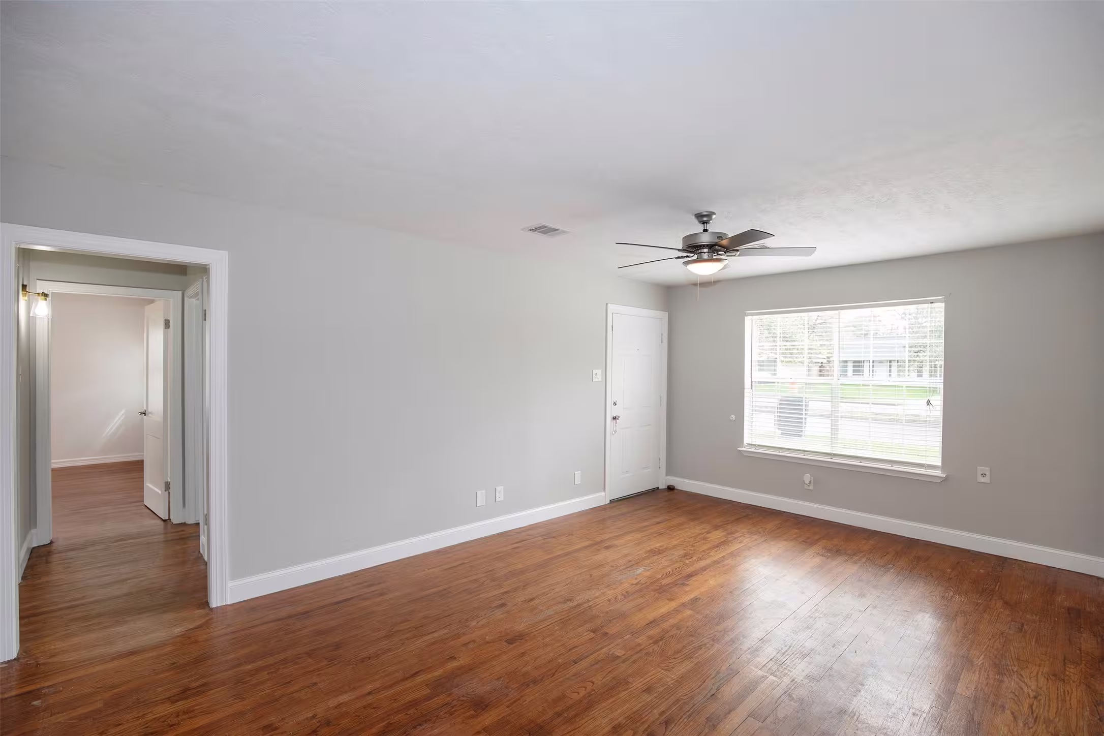 Photo 4 of 5535 Allendale Road, Houston, TX