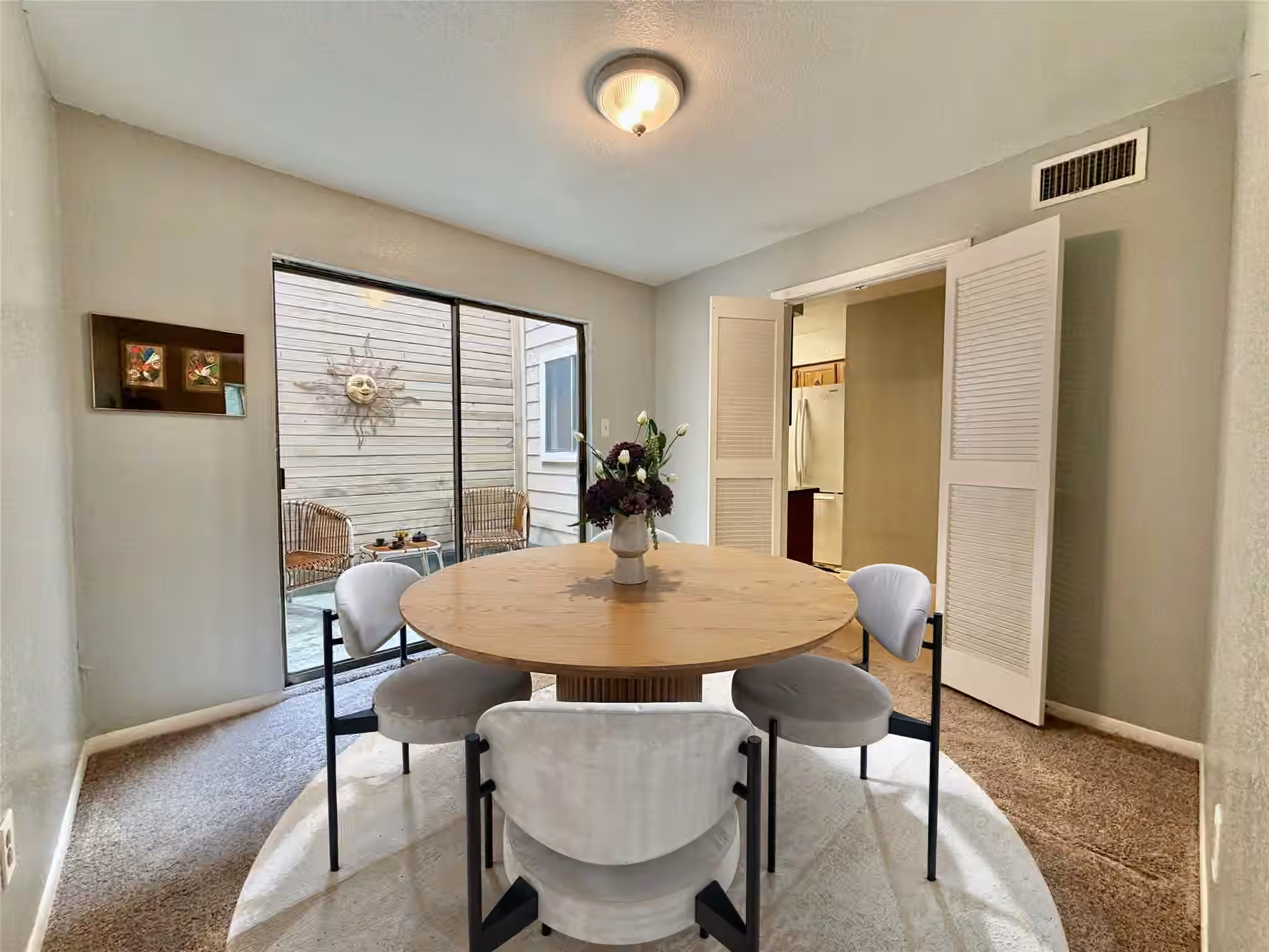 Photo 4 of 2103 Place Rebecca Lane D10, Houston, TX