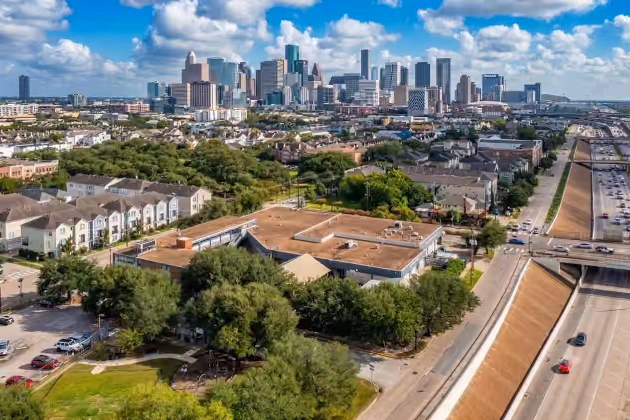 Photo 2 of 1318 Dennis Street, Houston, TX