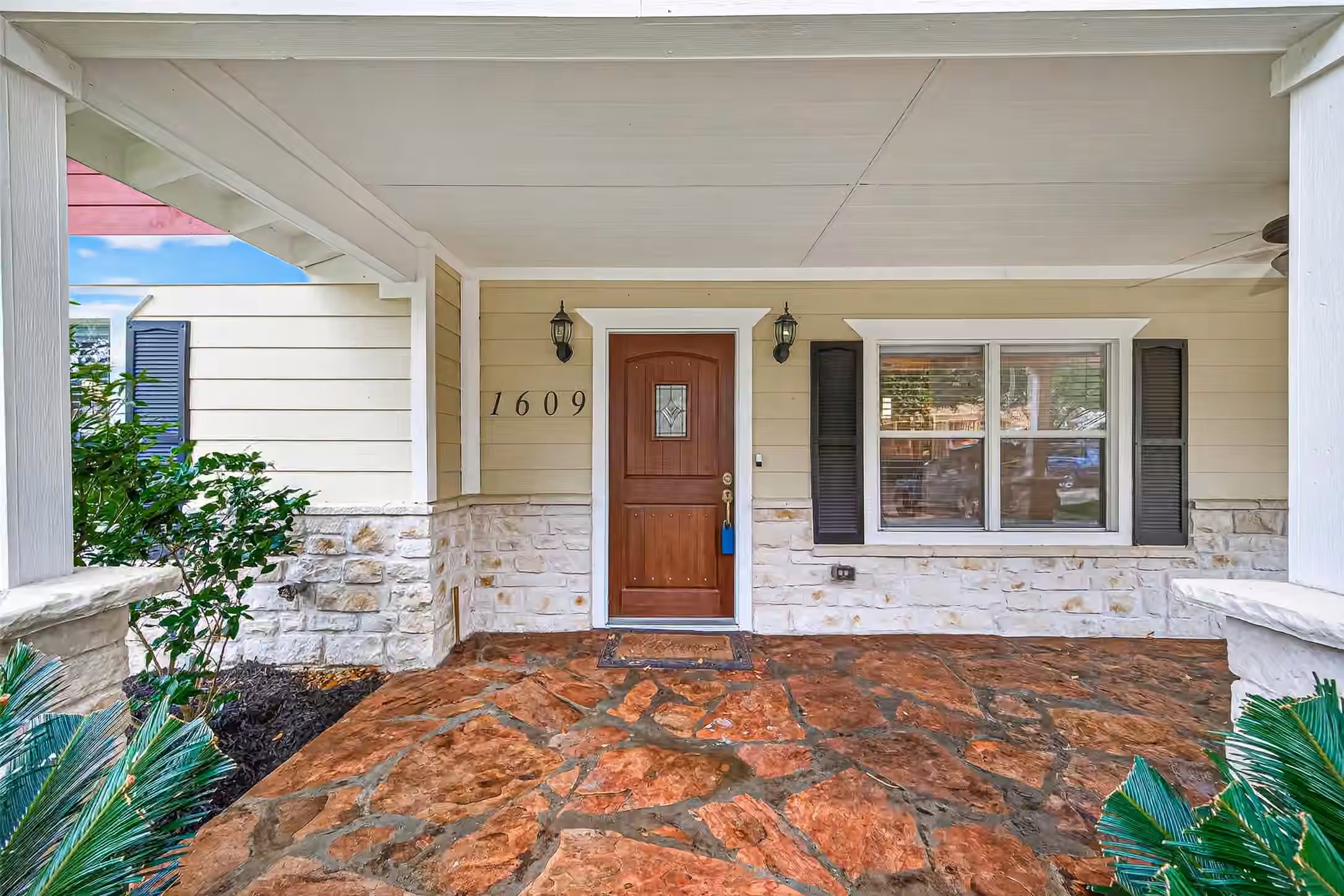 Photo 5 of 1609 Cheshire Lane, Houston, TX