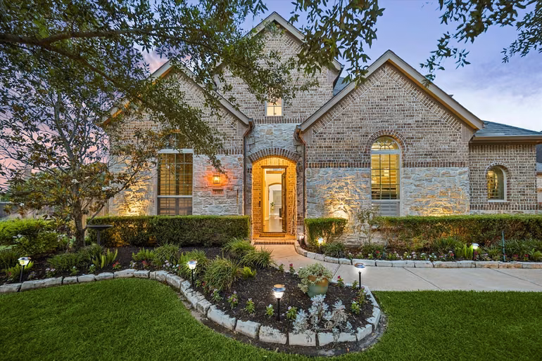 Photo 4 of 2303 Draycutt Drive, Katy, TX