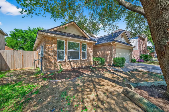 Photo 2 of 4630 Twisting Road, Houston, TX