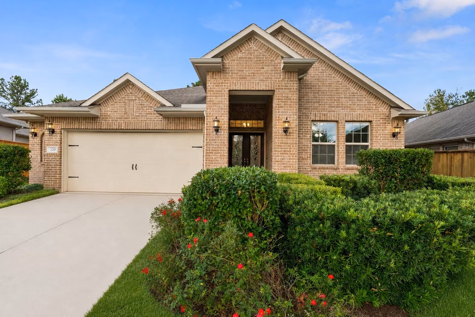 Photo 5 of 120 Crinium Lily Court, Montgomery, TX
