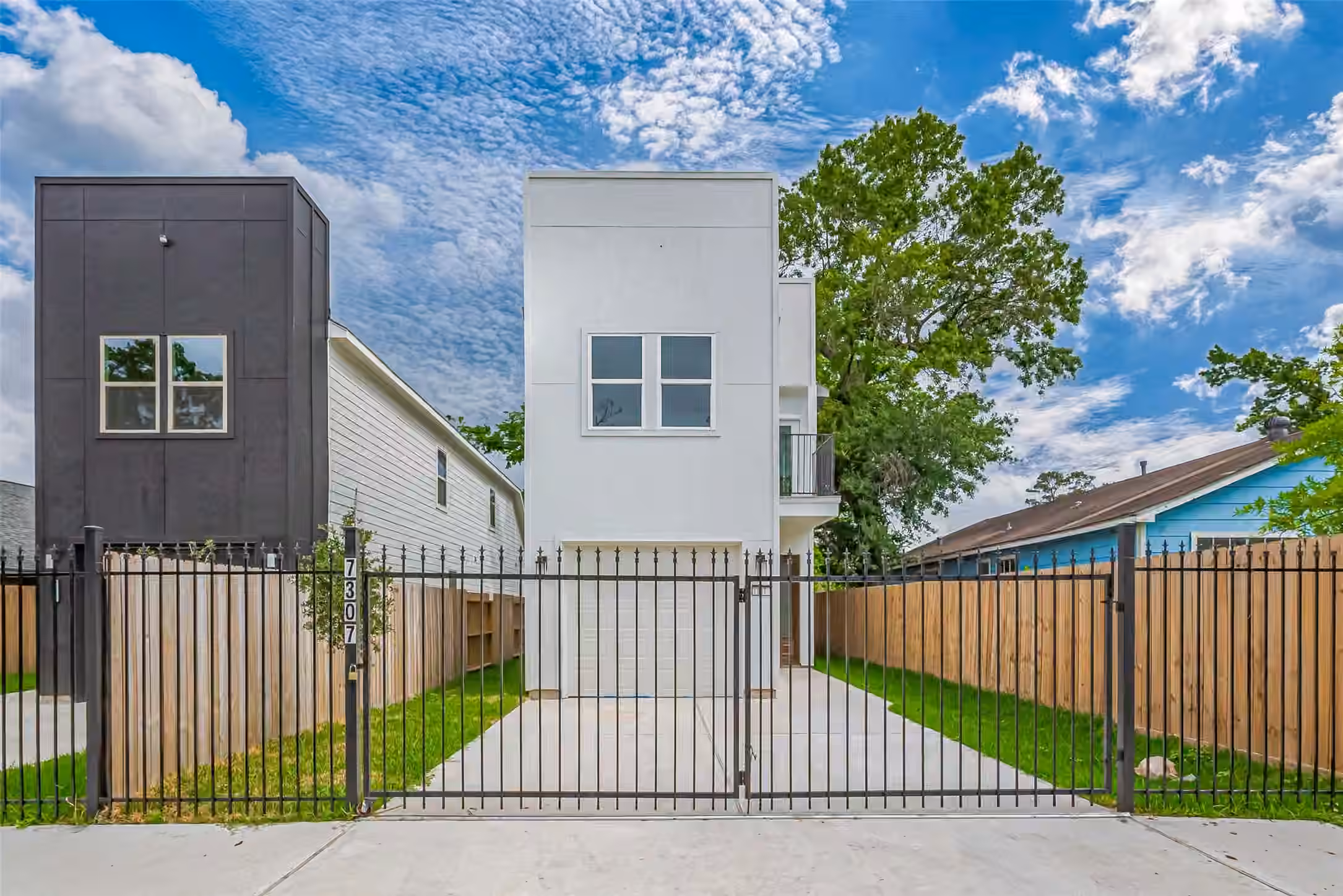 Photo 2 of 7307 W Knoll Street, Houston, TX