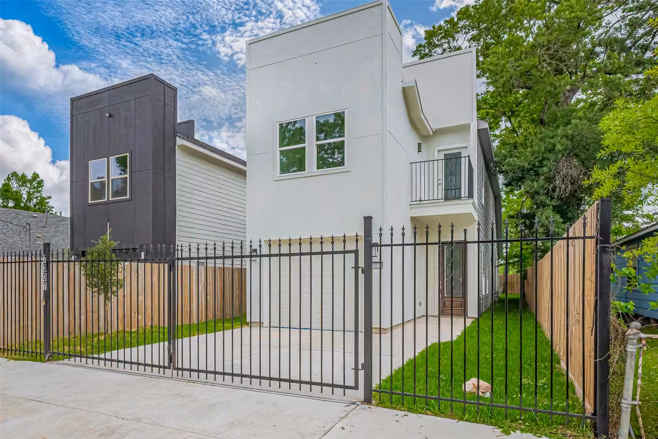 Photo 4 of 7307 W Knoll Street, Houston, TX