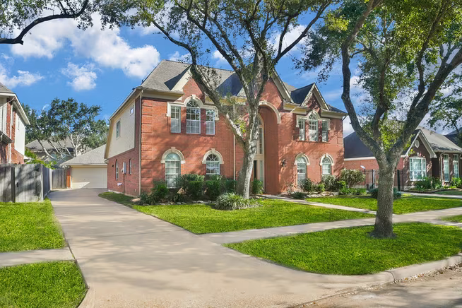 Photo 3 of 4323 Magnolia Lane, Sugar Land, TX