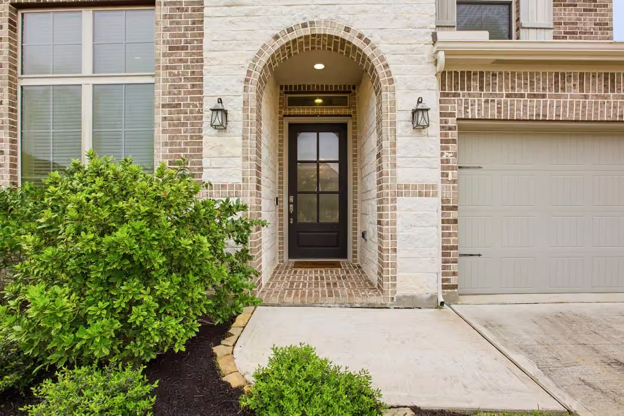 Photo 2 of 19451 Gray Mare Drive, Tomball, TX