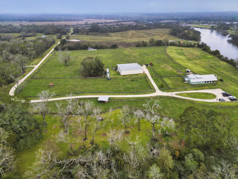 Photo 3 of 3559 Fm 521 Road, Brazoria, TX