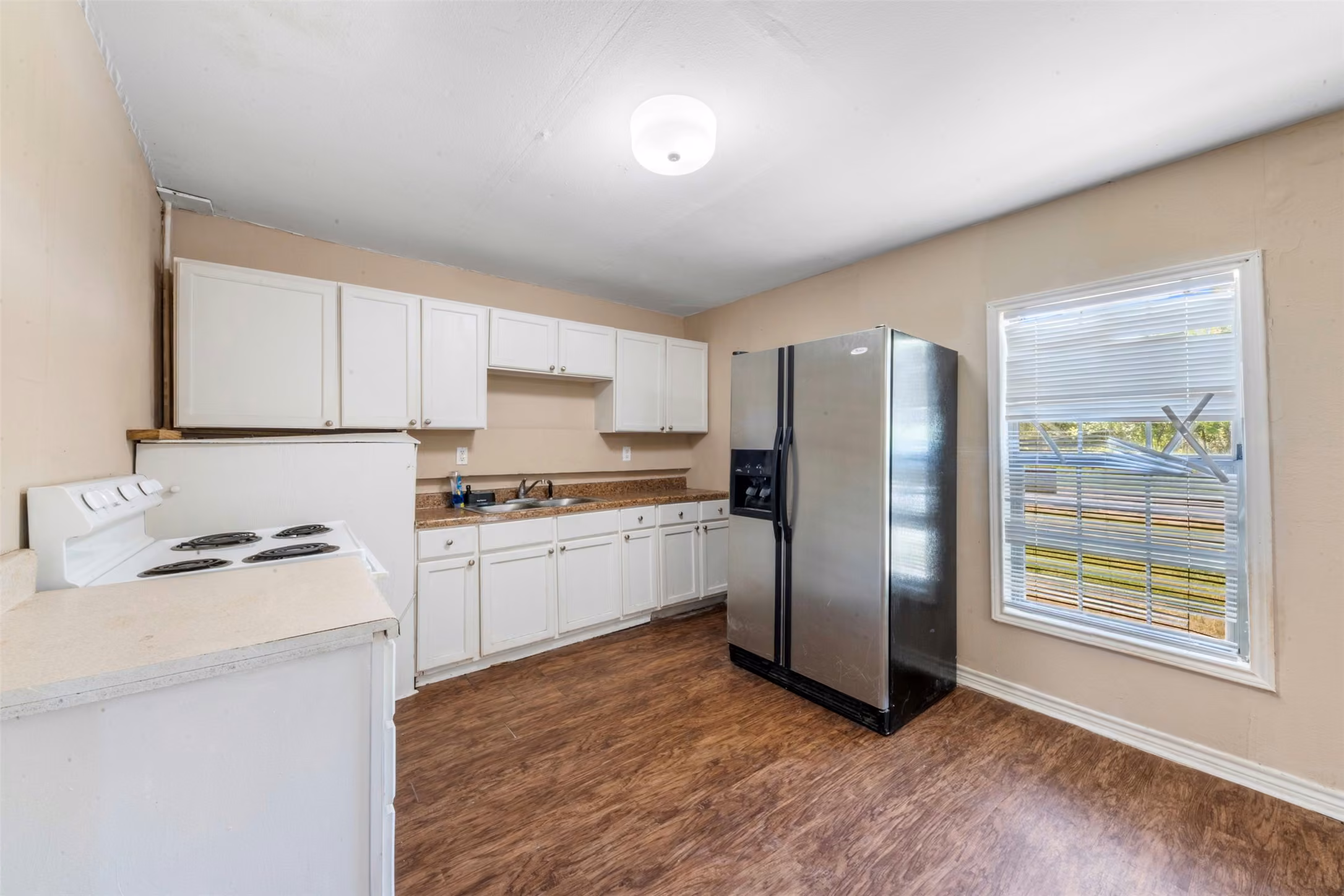 Photo 4 of 422 2nd Avenue N, Texas City, TX