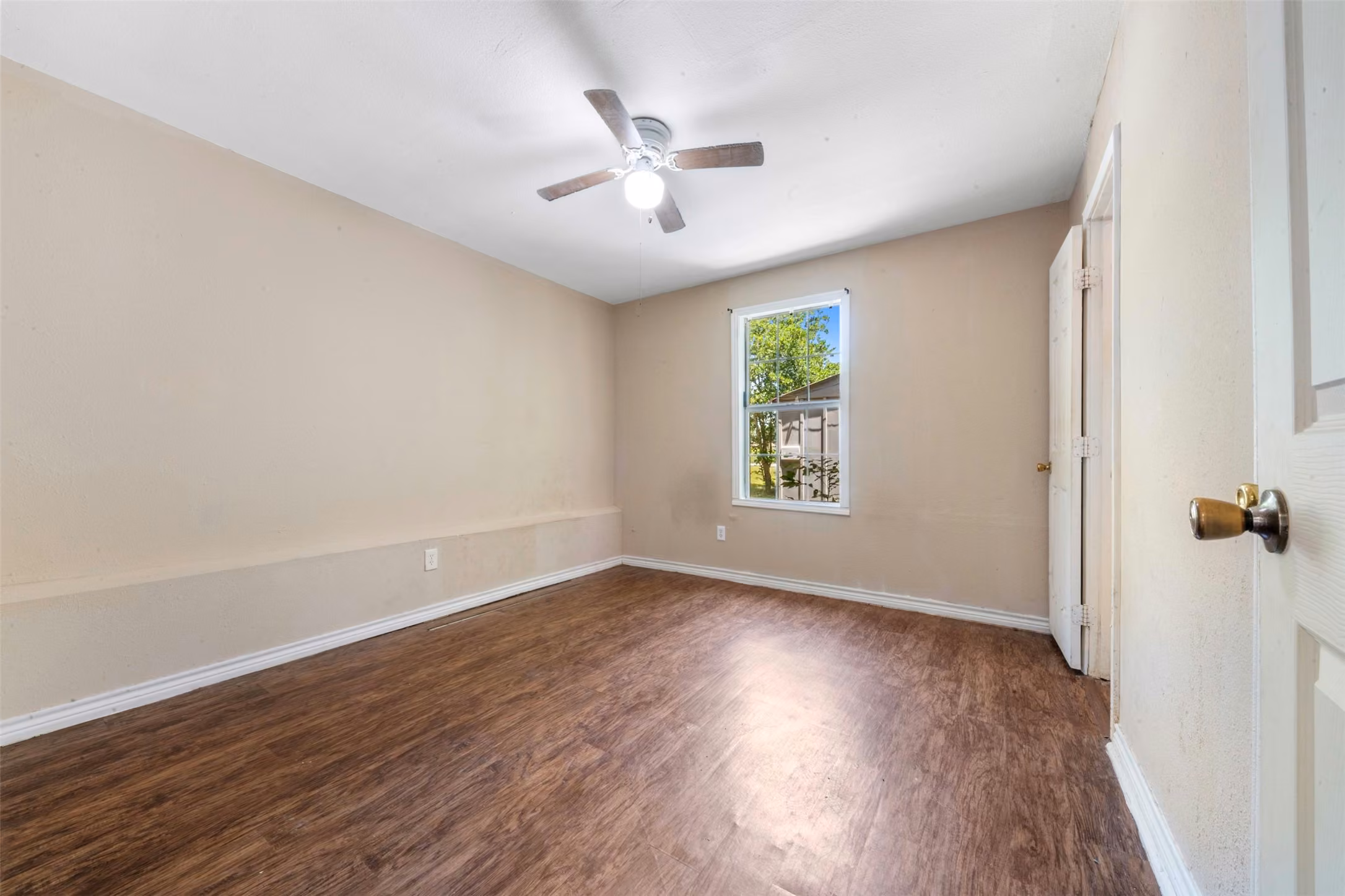 Photo 6 of 422 2nd Avenue N, Texas City, TX