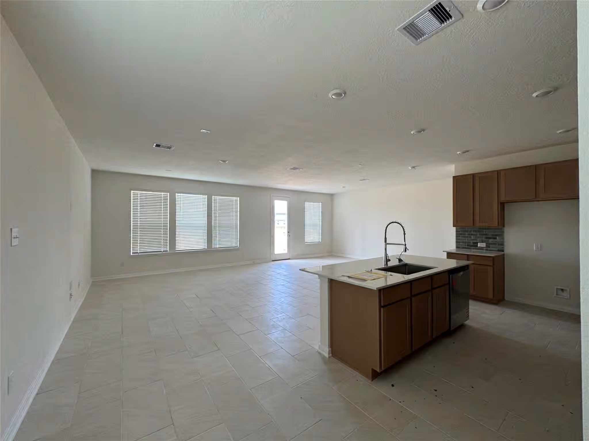 Photo 7 of 6415 Kentfield Drive, Arcola, TX