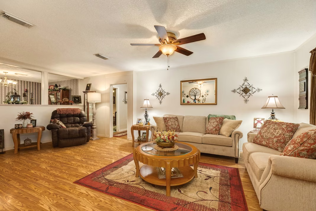 Photo 5 of 208 Lostracco Street, Angleton, TX