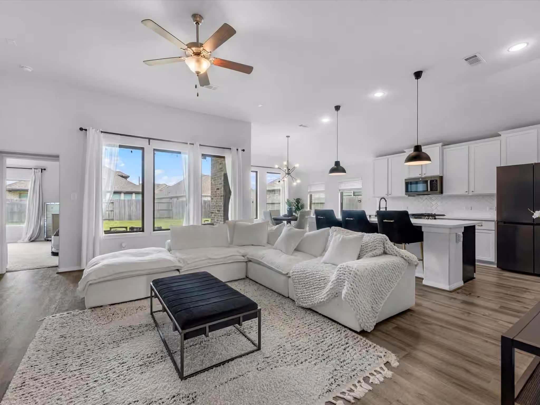 Photo 5 of 15606 Baronial Castle Drive, Humble, TX