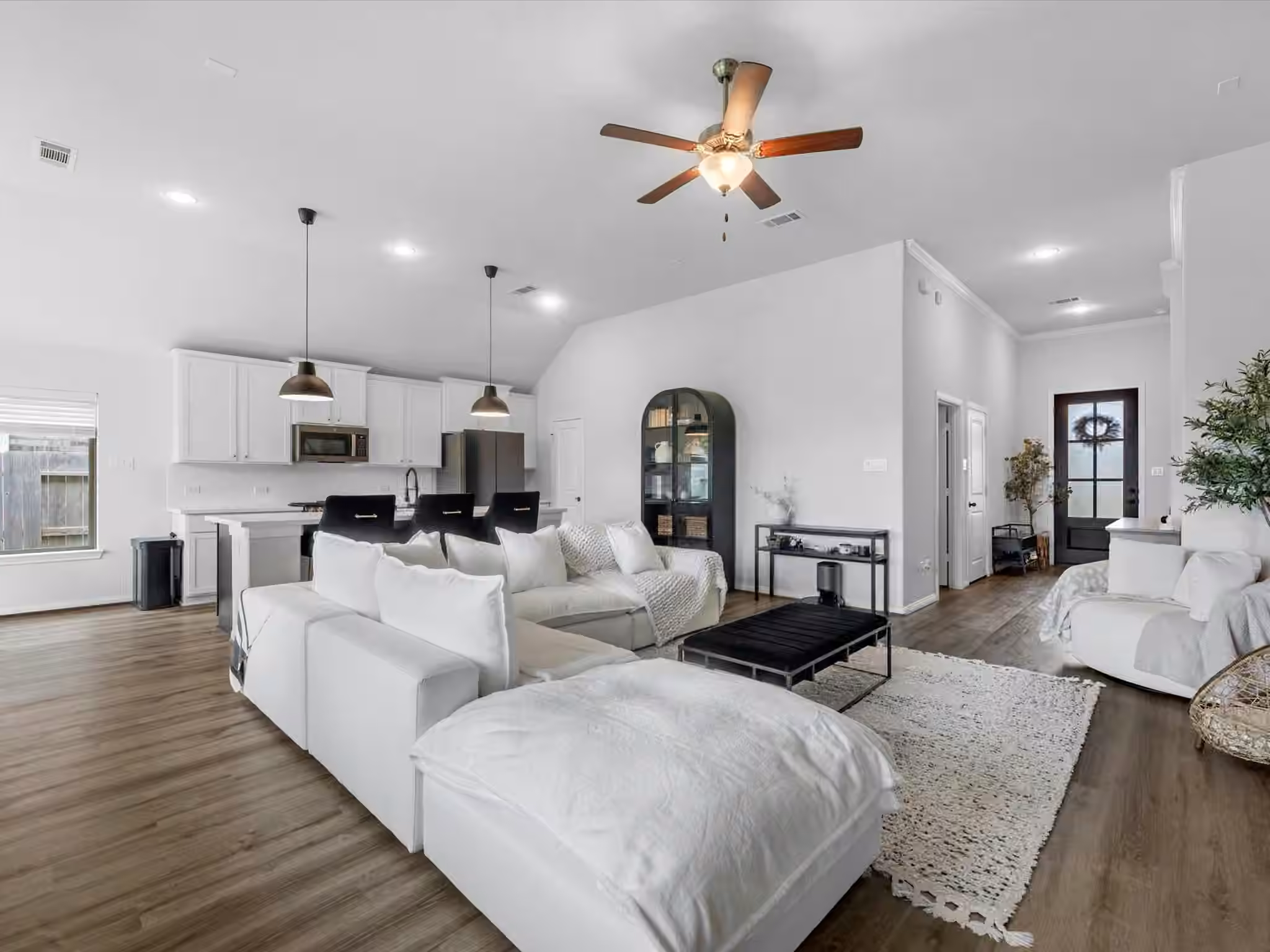 Photo 6 of 15606 Baronial Castle Drive, Humble, TX