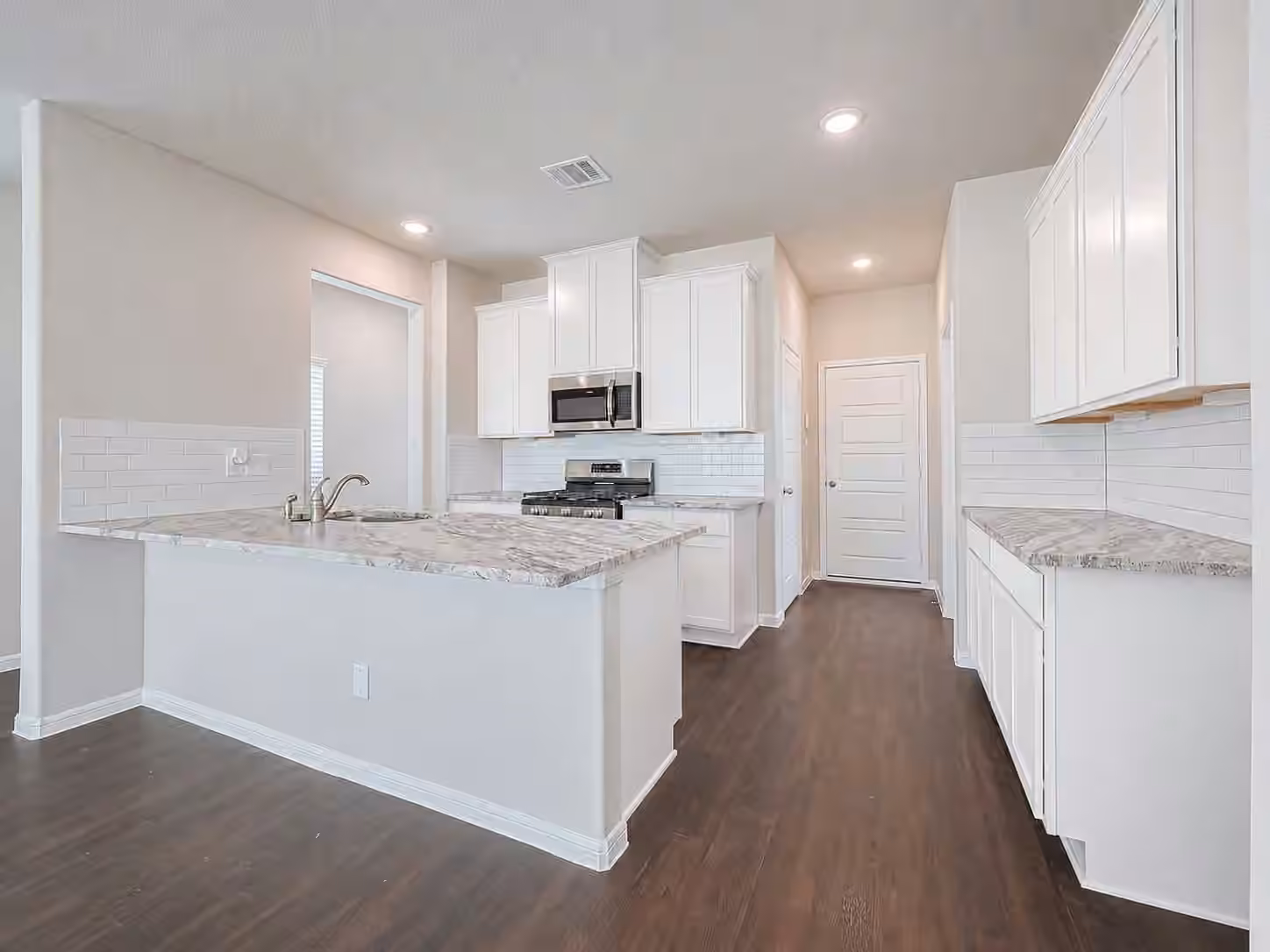 Photo 6 of 2103 Sanders Brook Drive, Baytown, TX