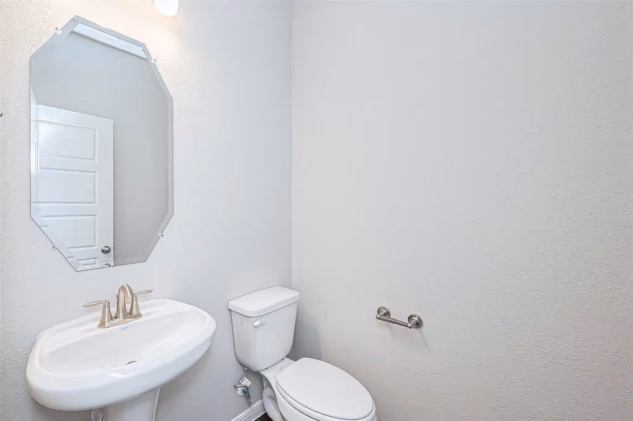 Photo 7 of 2103 Sanders Brook Drive, Baytown, TX