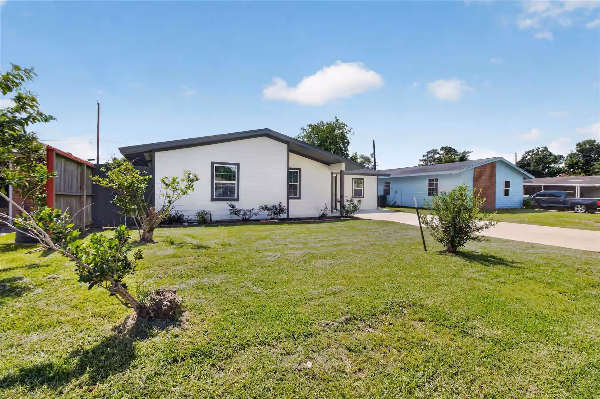Photo 2 of 2114 Linden Creek Lane, Houston, TX