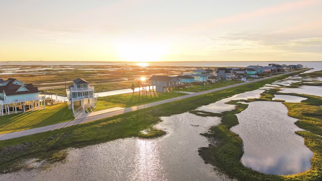Photo 4 of 405 Pompano Drive, Freeport, TX