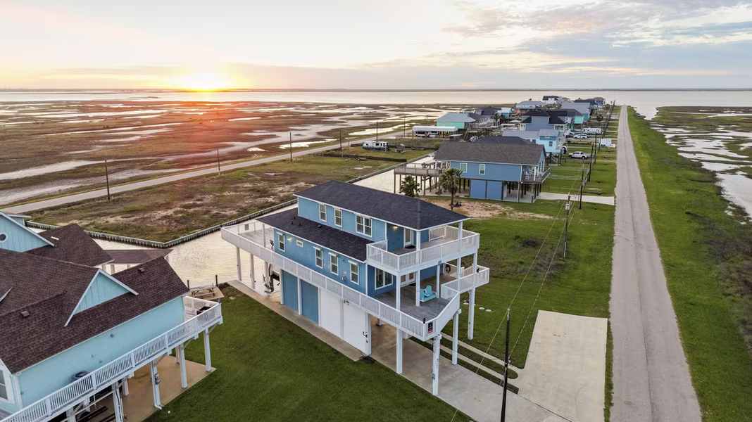 Photo 5 of 405 Pompano Drive, Freeport, TX