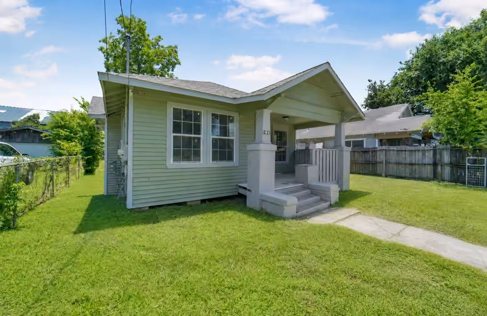 Photo 3 of 220 Engel Street, Houston, TX