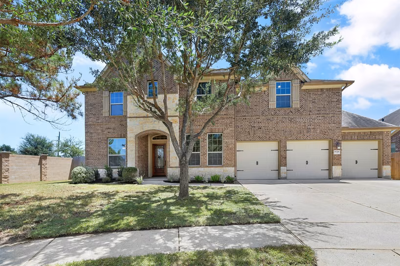 Photo 2 of 9726 Bonham Lakes Lane, Humble, TX