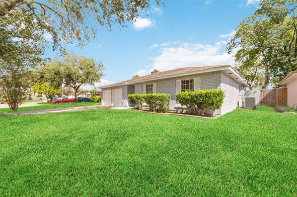Photo 2 of 6111 Westbranch Drive, Houston, TX