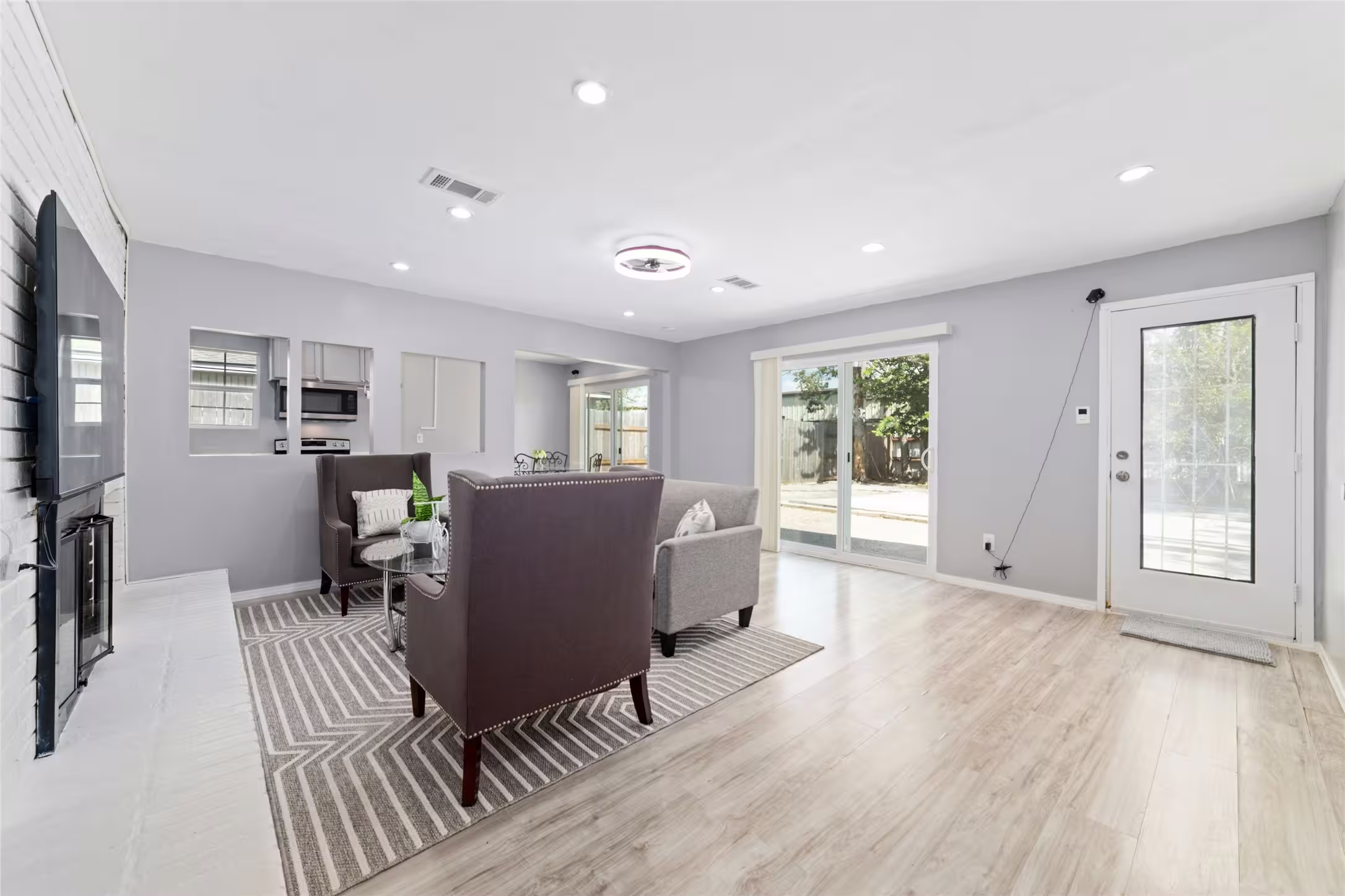 Photo 6 of 6111 Westbranch Drive, Houston, TX