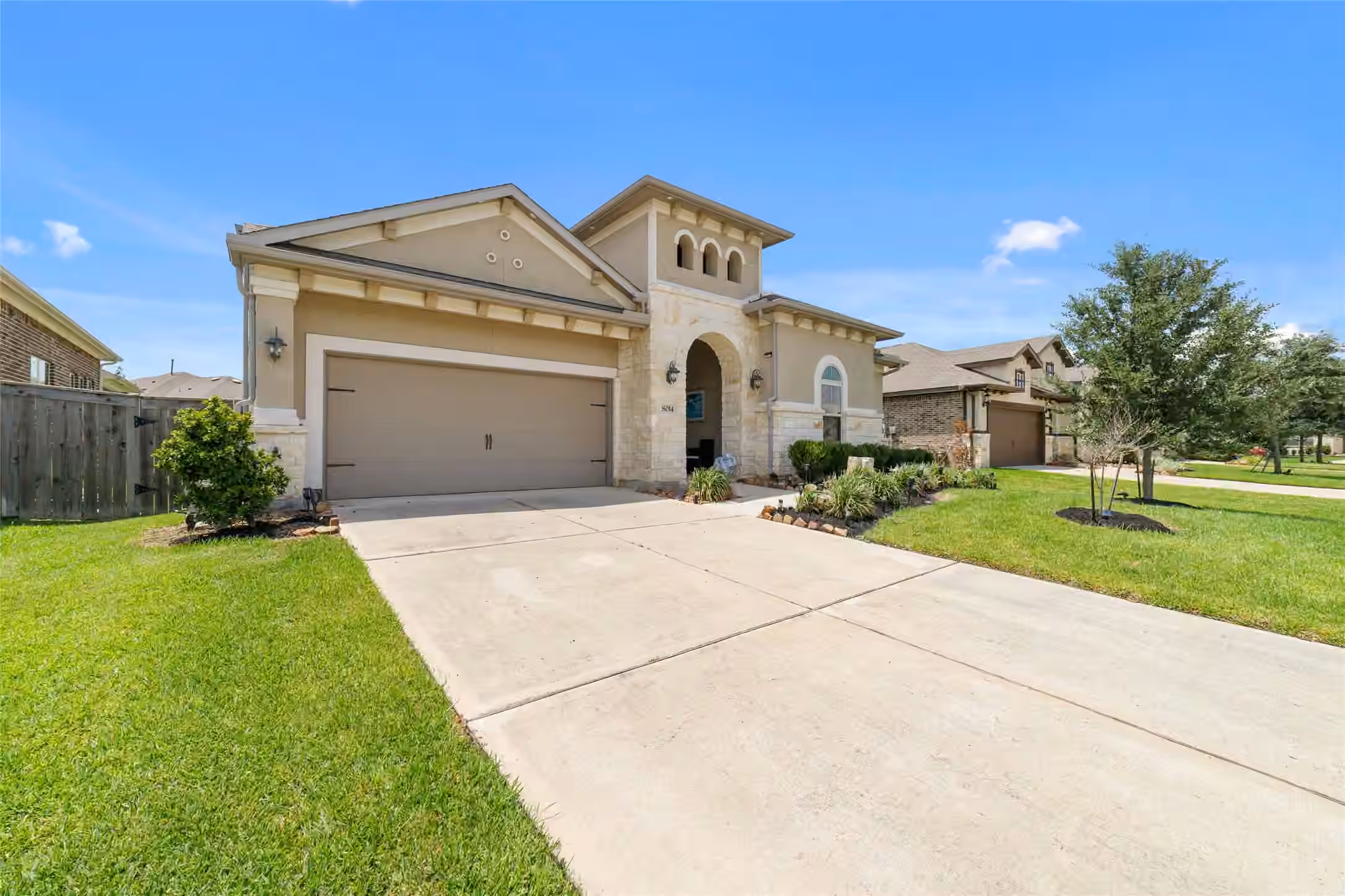 Photo 2 of 8014 Clearwater Glen Court, Richmond, TX
