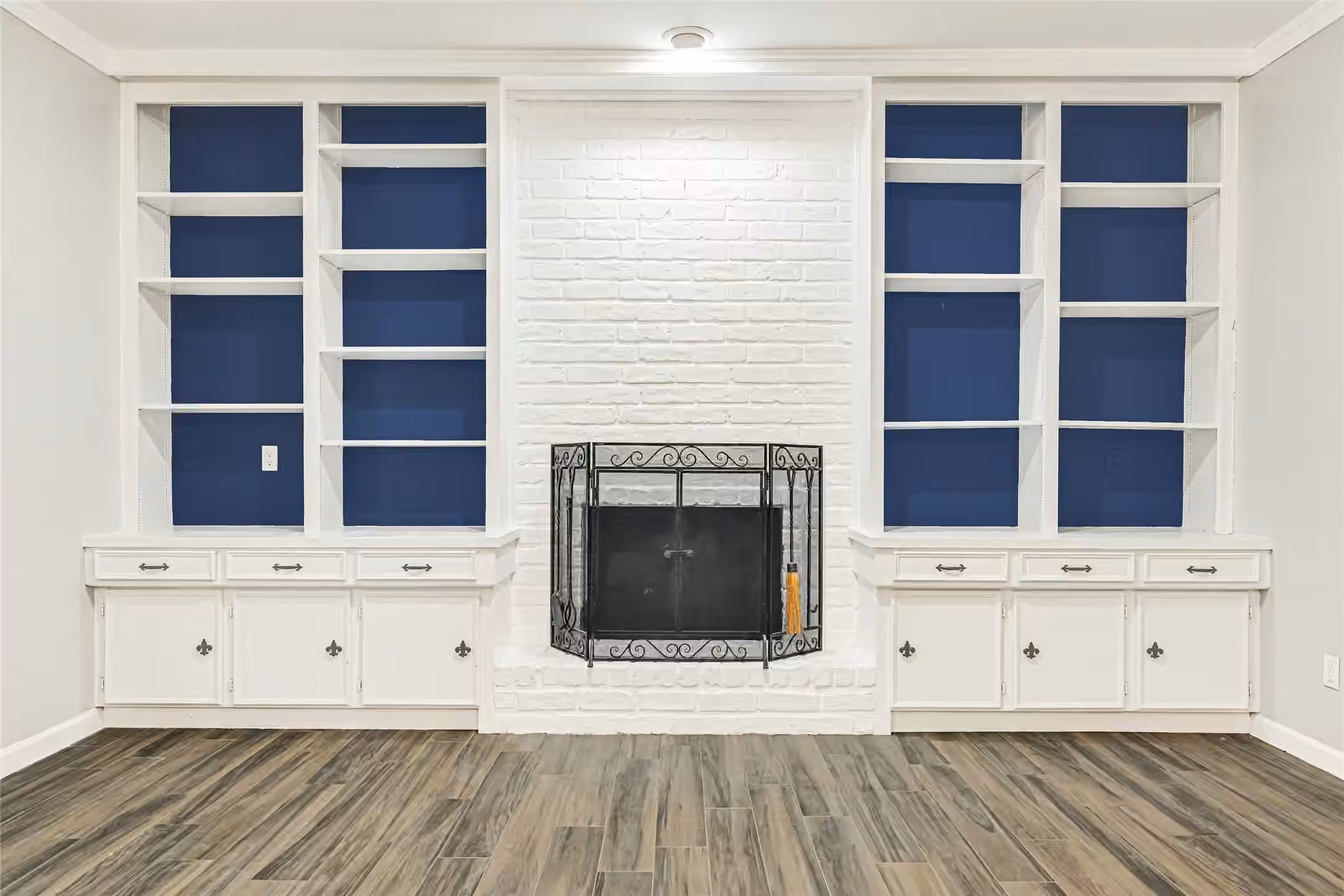 Photo 5 of 425 E Fair Harbor Lane, Houston, TX