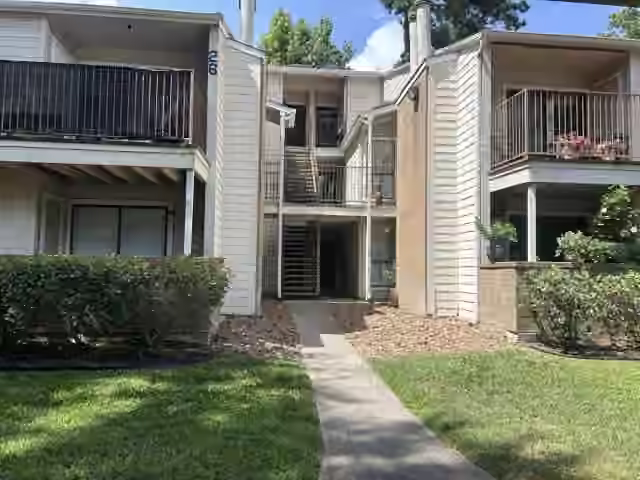 Photo of 3500 Tangle Brush Drive 28, The Woodlands, TX 77381