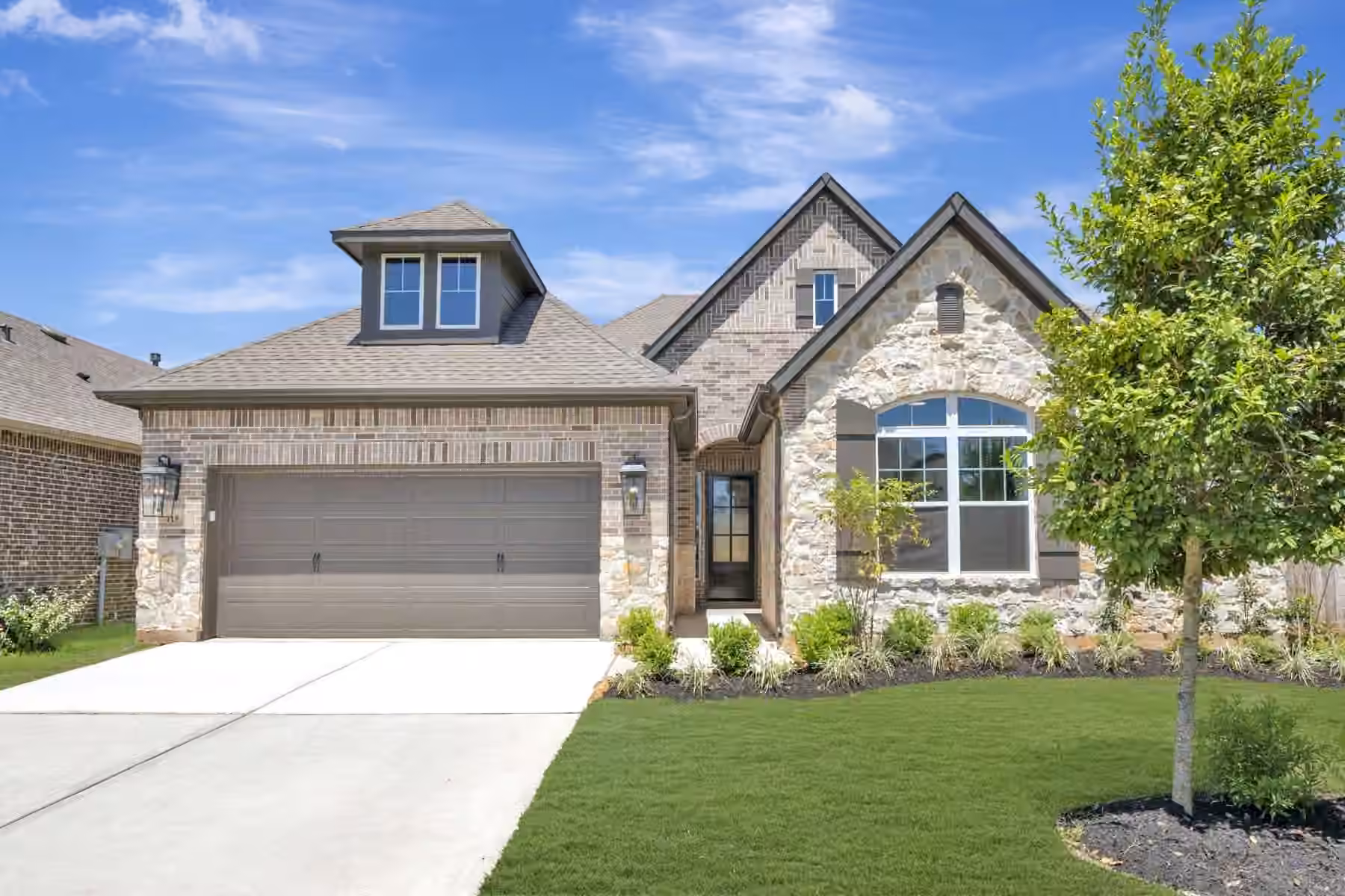 Photo of 115 Silverbow Creek Way, Conroe, TX