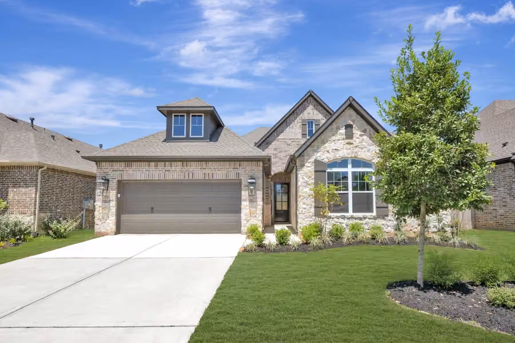 Photo 2 of 115 Silverbow Creek Way, Conroe, TX